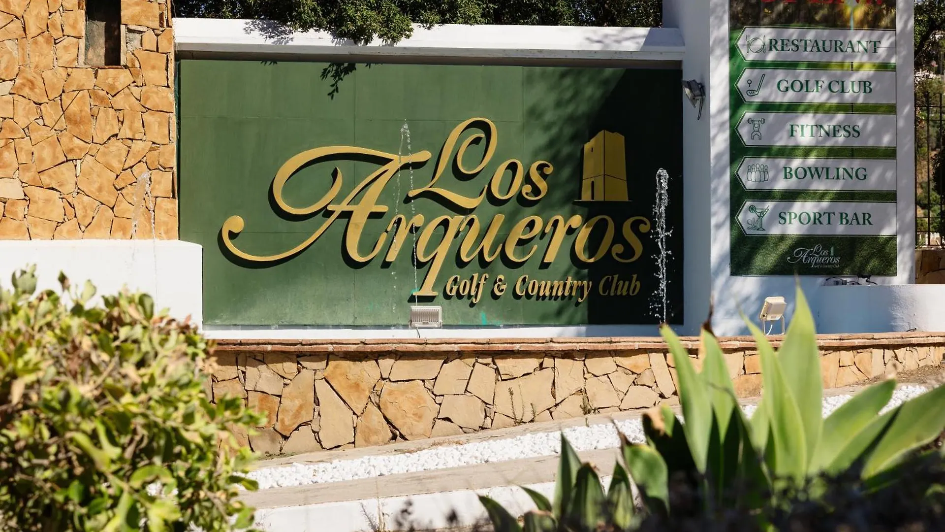 Apartment First-Line Beach, Terrace And Pool With Incredible Sea Views, New Golden Mile Estepona Spain