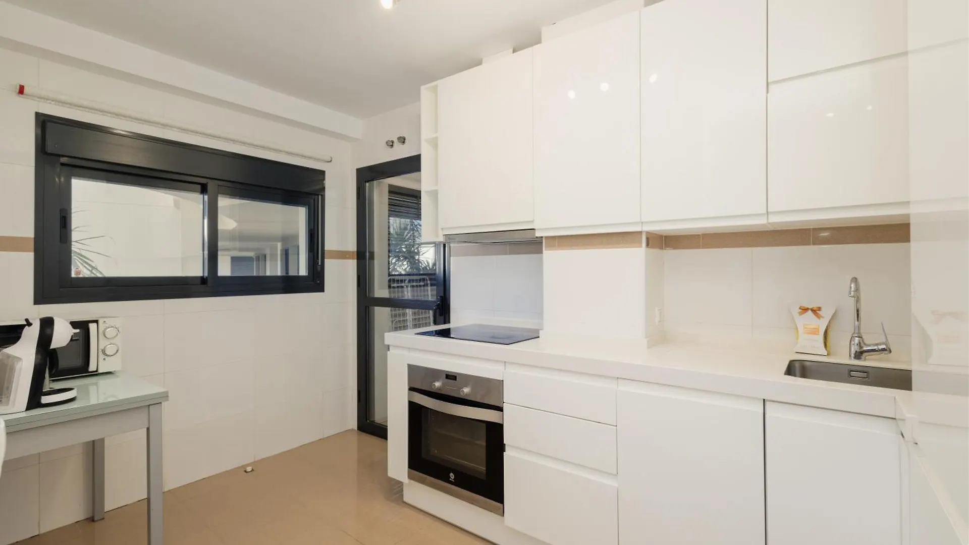 First-Line Beach, Terrace And Pool With Incredible Sea Views, New Golden Mile Estepona Spain