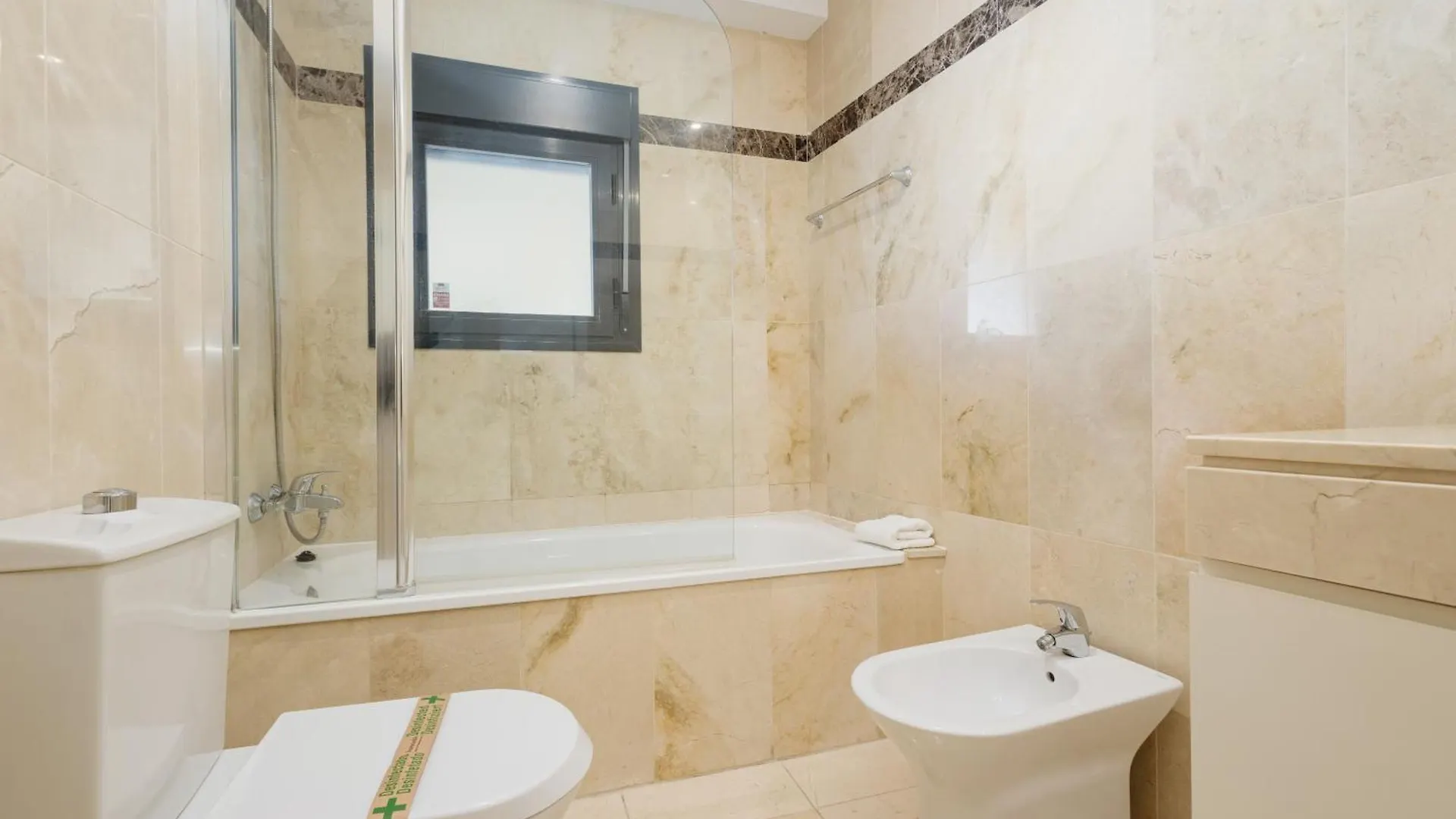 First-Line Beach, Terrace And Pool With Incredible Sea Views, New Golden Mile Estepona