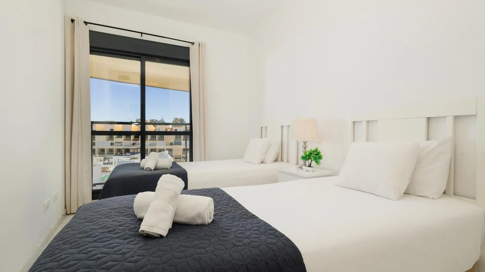 First-Line Beach, Terrace And Pool With Incredible Sea Views, New Golden Mile Estepona