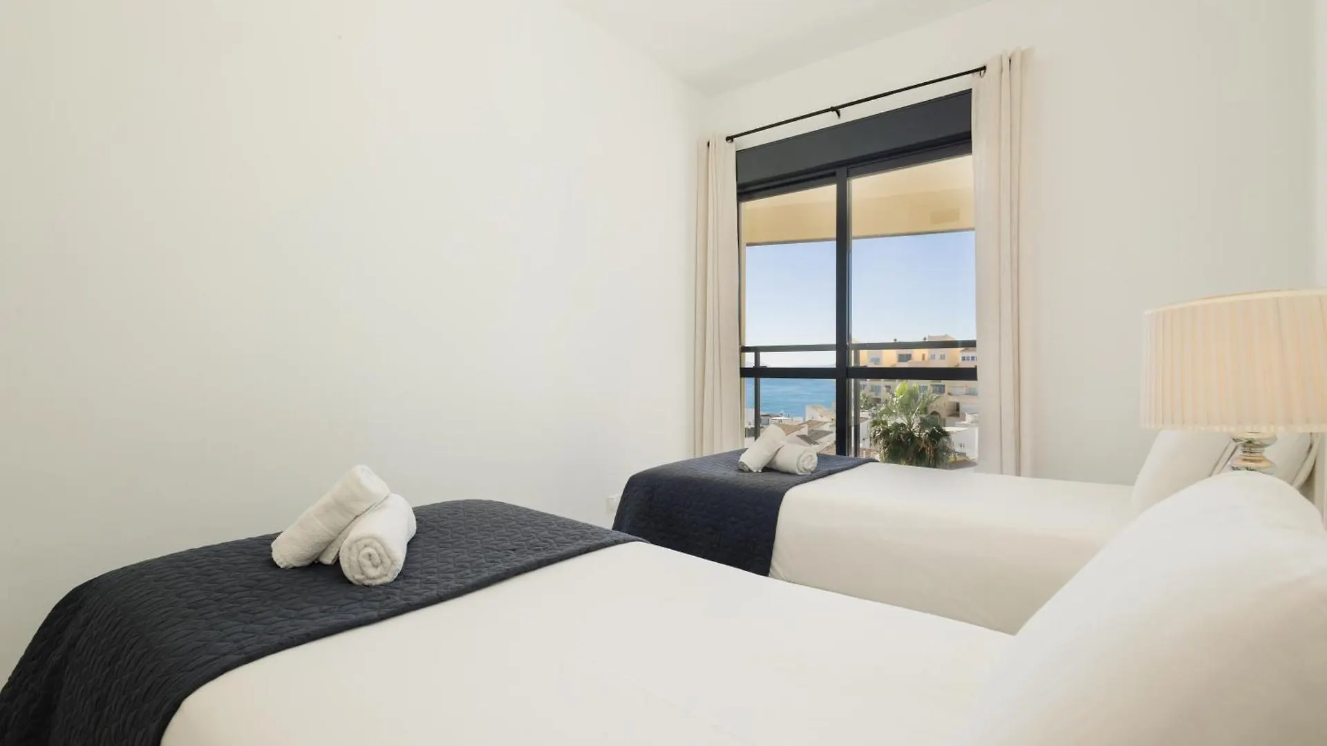 First-Line Beach, Terrace And Pool With Incredible Sea Views, New Golden Mile Estepona Apartment