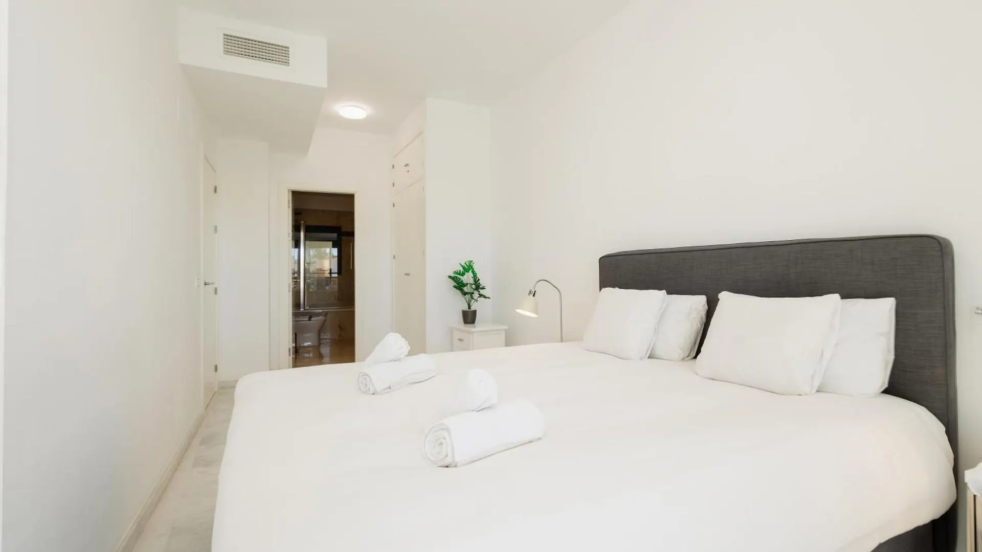 First-Line Beach, Terrace And Pool With Incredible Sea Views, New Golden Mile Estepona
