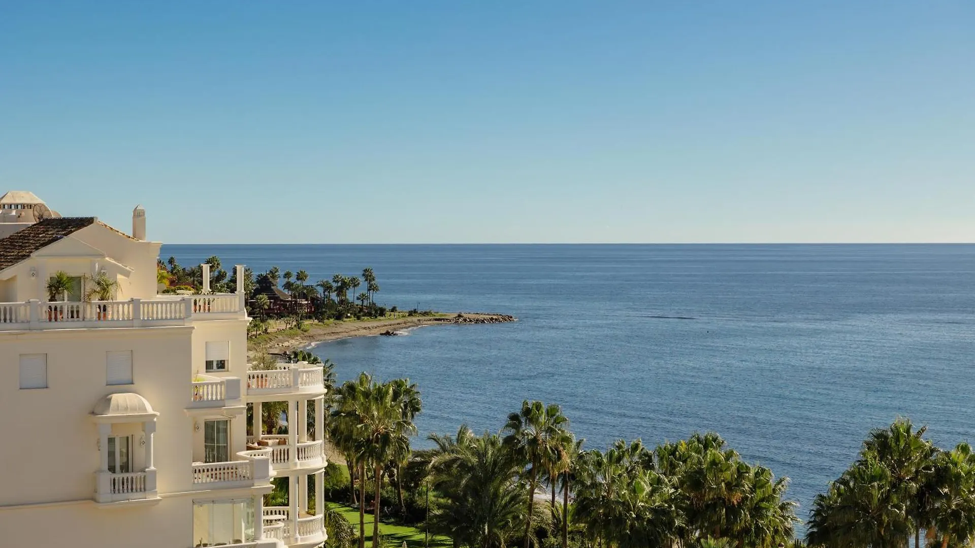 First-Line Beach, Terrace And Pool With Incredible Sea Views, New Golden Mile Estepona Apartment